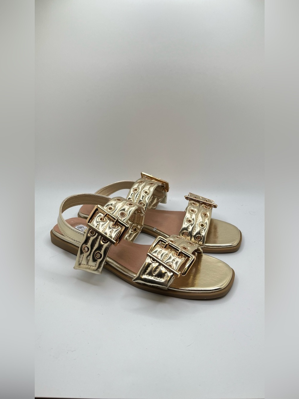 NWOT Forever Link Women’s Metallic Gold Double Buckle Flat Sandals Size 8 1/2